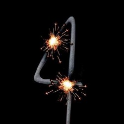 Κεράκι Sparkle αριθμός 4 Κεράκι Sparkle αριθμός 4